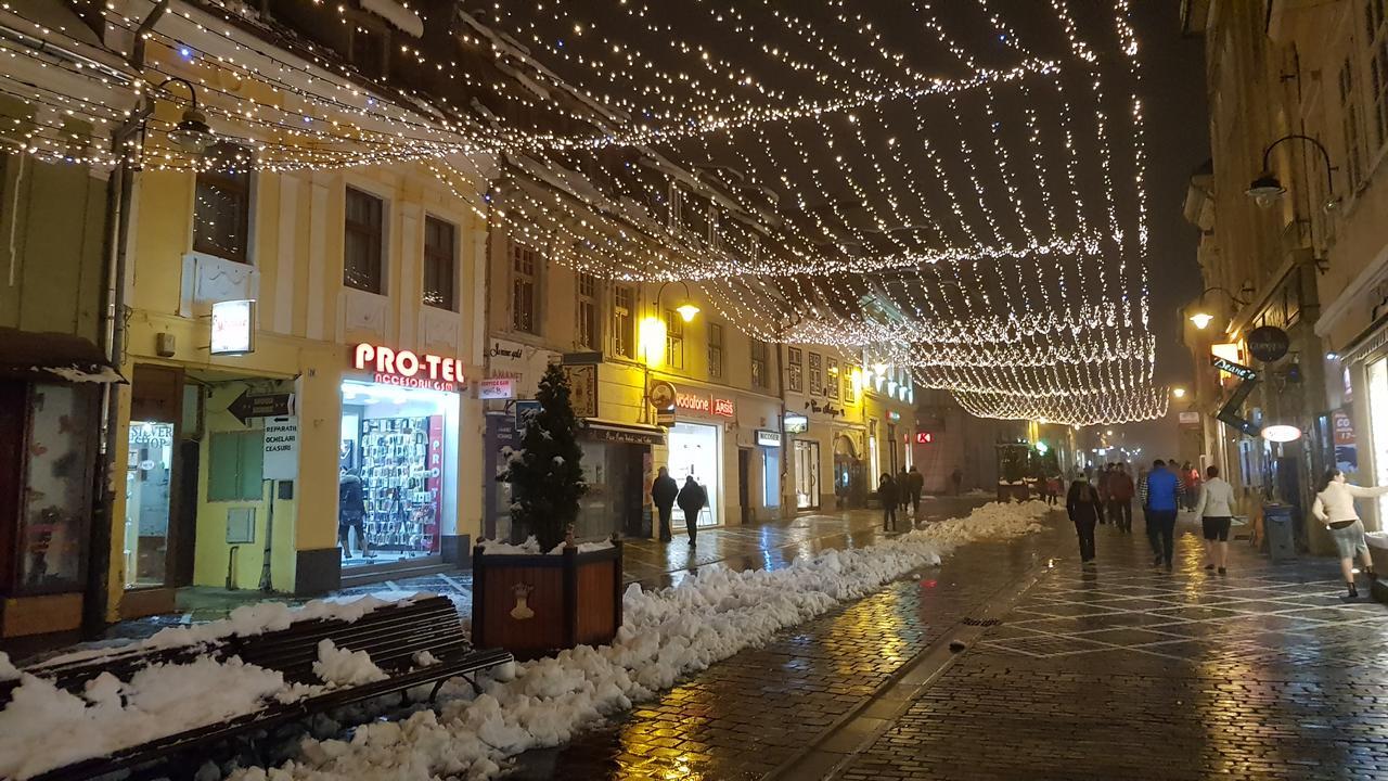 Wood House Republicii Hotel Brasov Exterior photo